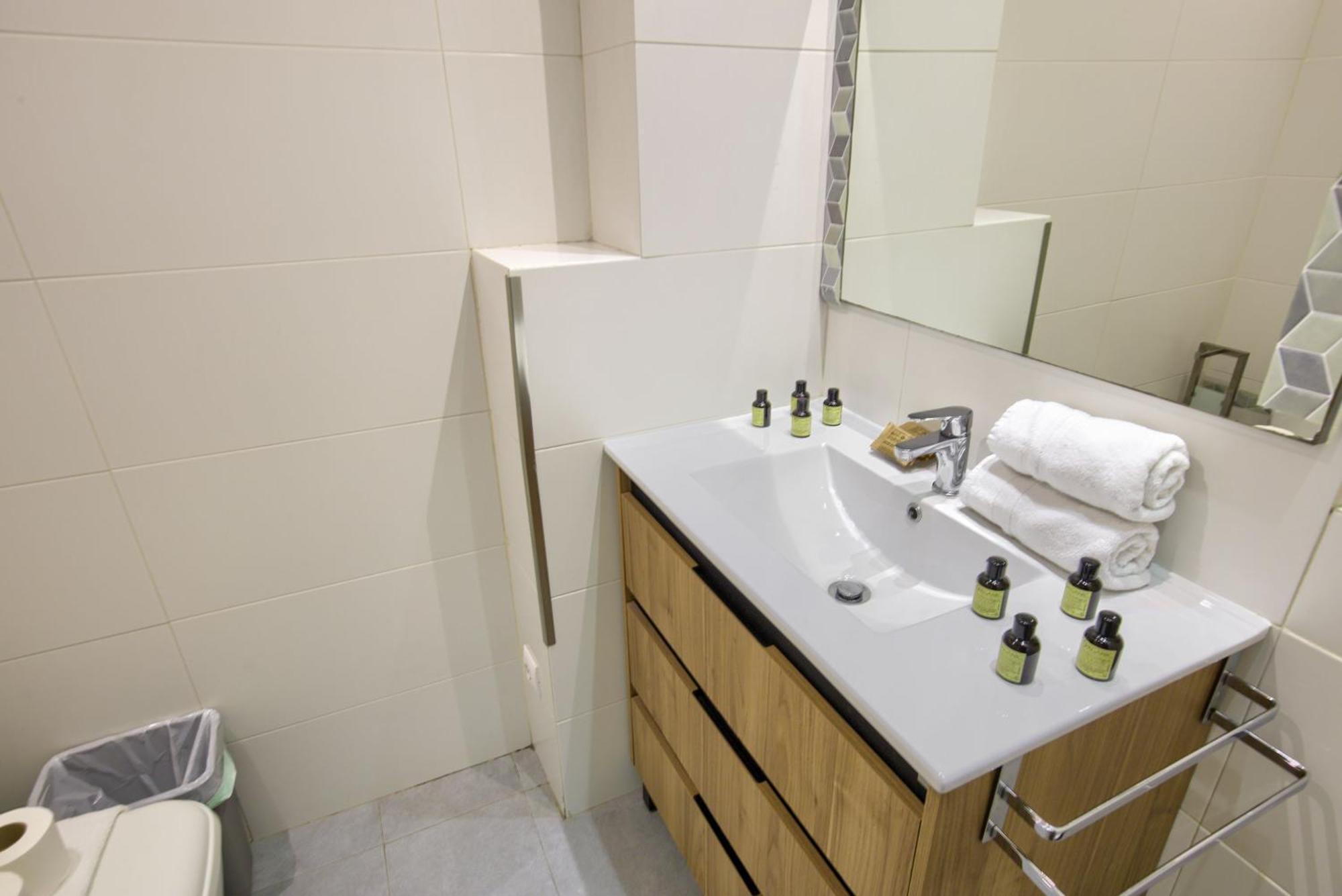 Dobo Madrid Ventas Apartment Exterior photo