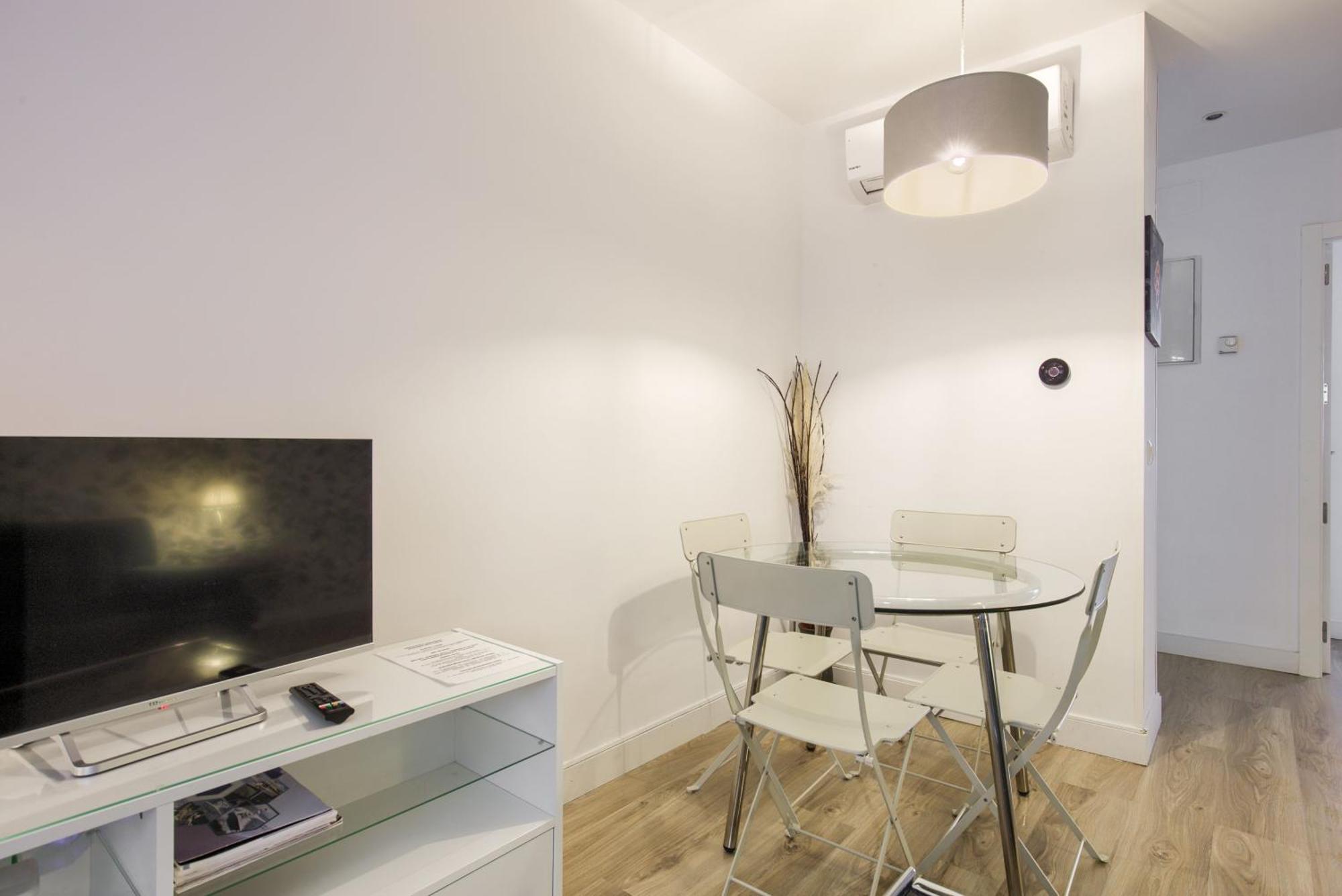 Dobo Madrid Ventas Apartment Exterior photo